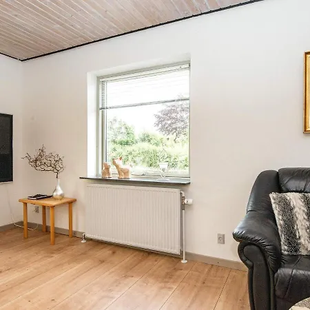 8 Person In Struer-by Traum Struer