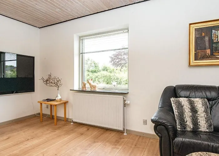 8 Person In Struer-by Traum Struer